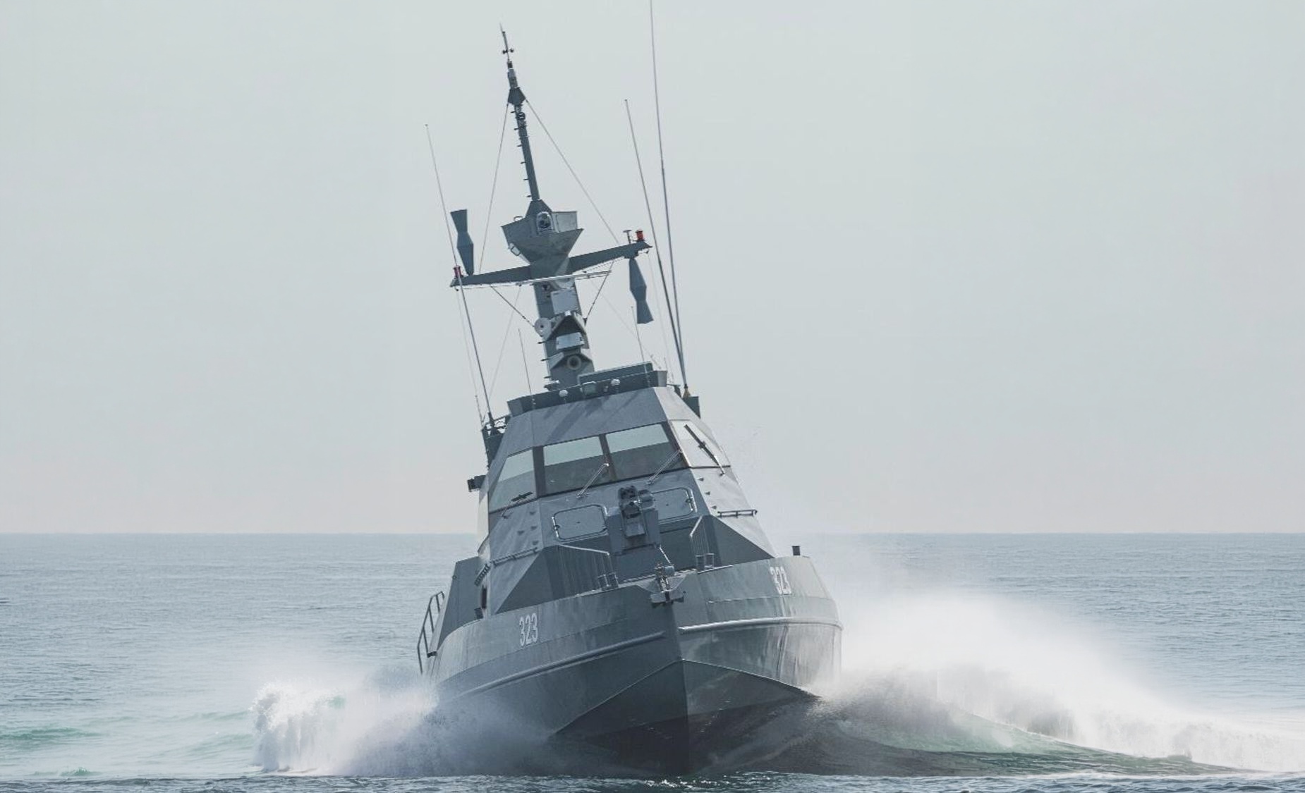 HSI32 high-speed interceptor at sea
